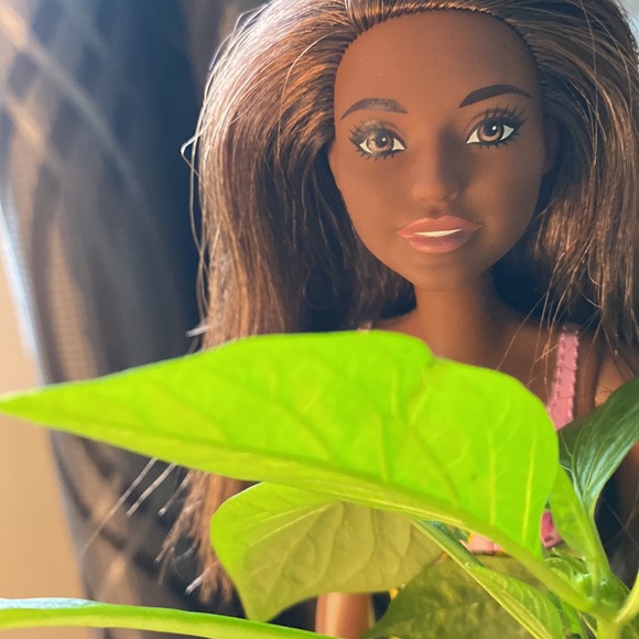 Beach Barbie in Yellow - Picture 1 of 6